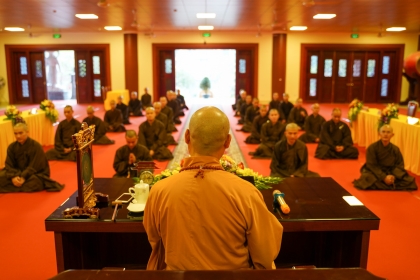 Hòa thượng Thích Bảo Nghiêm giáo giới tại Đại giới đàn Nghệ Tĩnh năm 2023